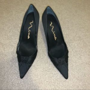 Nina Black Pointed Toe Pumps